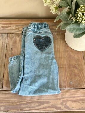 Baby Gap Light Wash Wide Leg Heart Pocket Jeans!💜